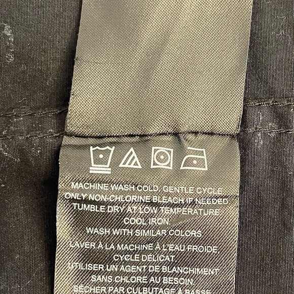 Hurley short sleeve casual “anchor” shirt. Size medium. - Picture 4 of 4